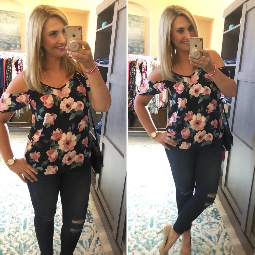 ❤️Last 1! SMALL Navy Floral cold shoulder top - Picture 4 of 7